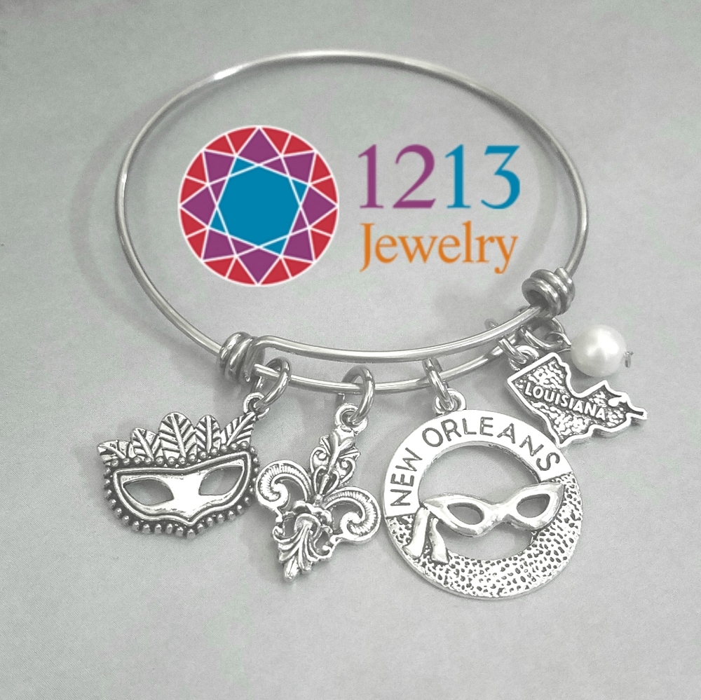 Handcreated New Orleans Pearl Stainless Steel Expandable Charm Bracelet